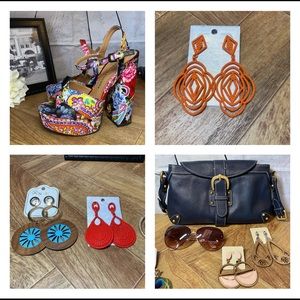 Accessories and hand bags 15% off with 3 or more